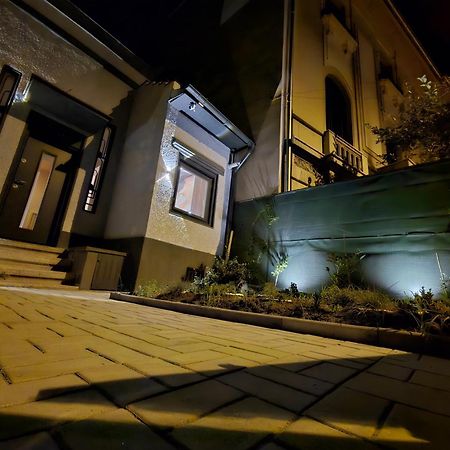 Littlehouse- Entire Property For Maximum 4 People Бухарест Экстерьер фото
