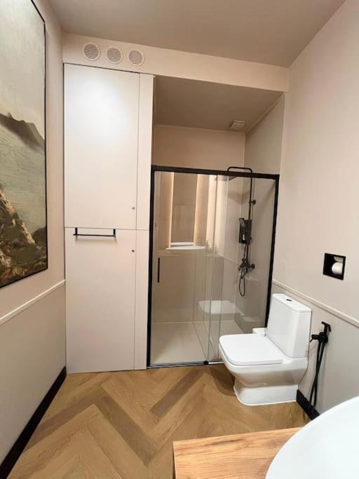 Littlehouse- Entire Property For Maximum 4 People Бухарест Экстерьер фото