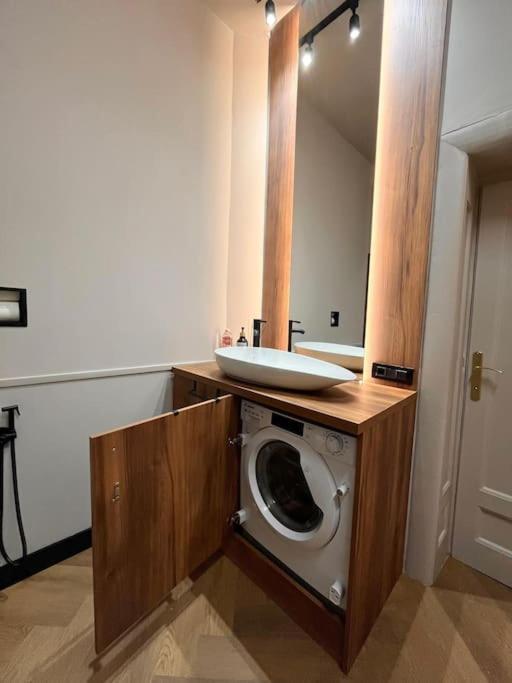 Littlehouse- Entire Property For Maximum 4 People Бухарест Экстерьер фото