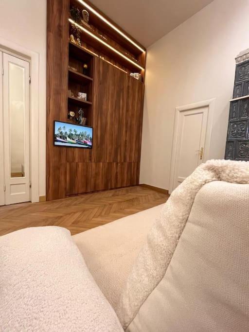 Littlehouse- Entire Property For Maximum 4 People Бухарест Экстерьер фото